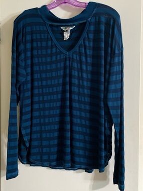 Hard Tail Striped V‑Neck Top in Navy and Teal